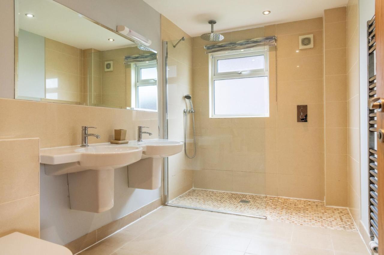 Kingfisher Hot Tub & Log Burner House On Premium Lakeside With Resort Facilities St Columb Major Buitenkant foto