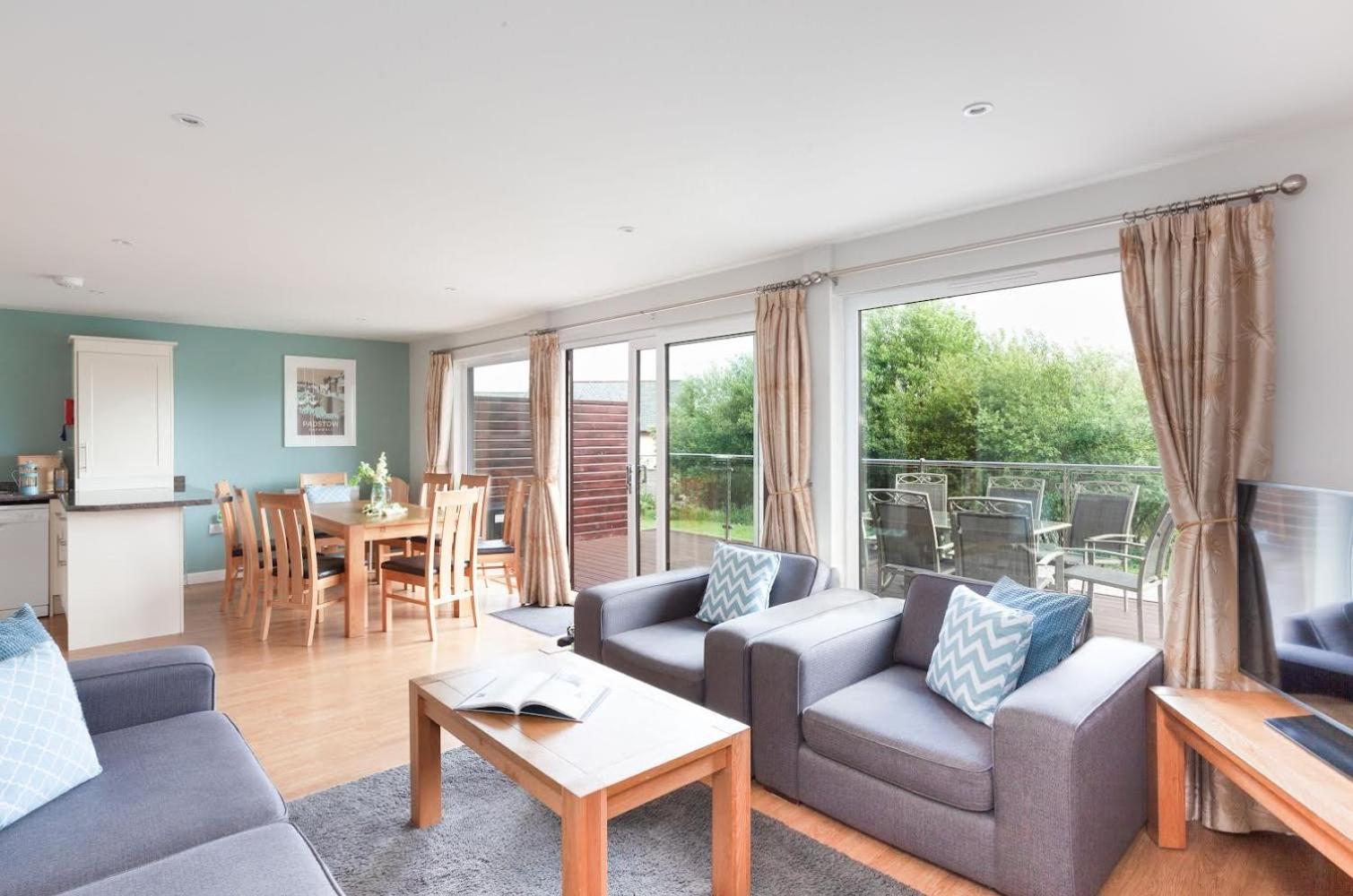Kingfisher Hot Tub & Log Burner House On Premium Lakeside With Resort Facilities St Columb Major Buitenkant foto